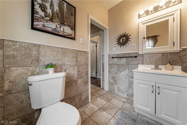 1207 Irene Road, Lyndhurst, OH 44124