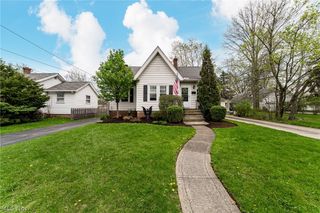 1207 Irene Road, Lyndhurst, OH 44124
