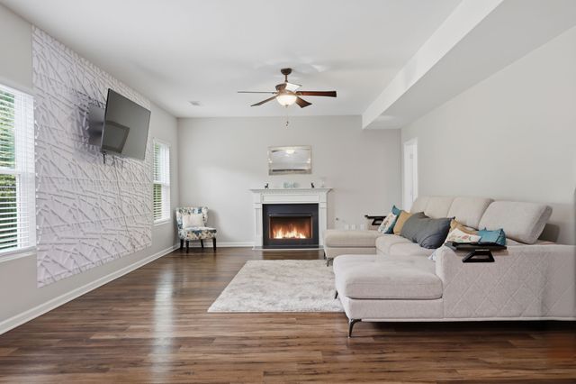 3047 Morning Mist Ct, Murfreesboro, TN 37128