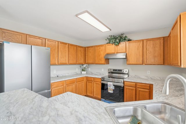 11255 W ROMA Avenue, Phoenix, AZ 85037