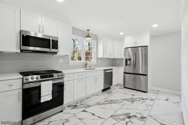 8 Oak St, Netcong Boro, NJ 07857