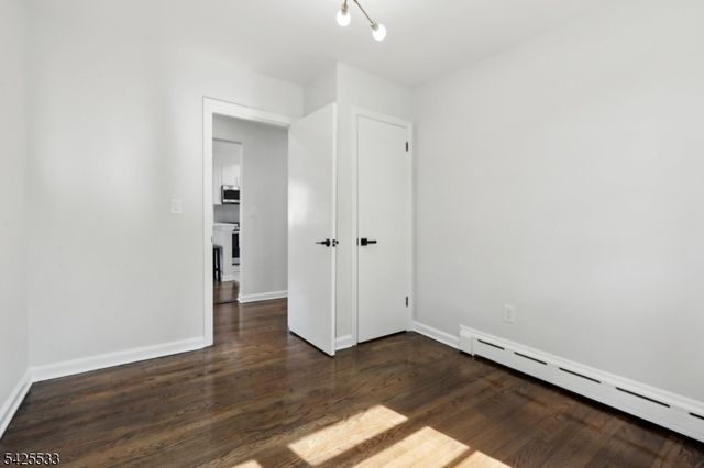 8 Oak St, Netcong Boro, NJ 07857