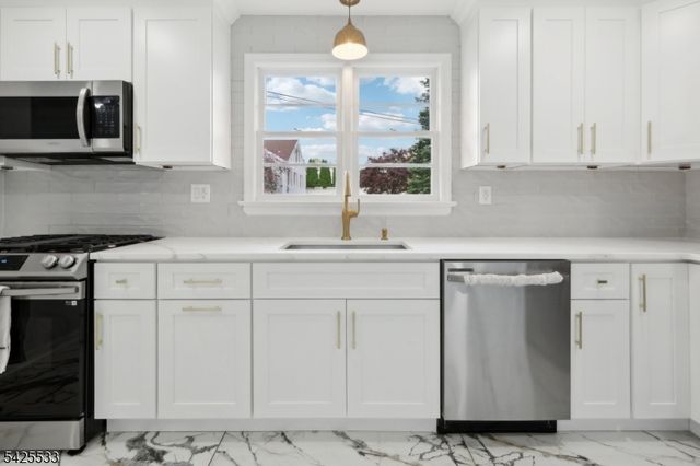 8 Oak St, Netcong Boro, NJ 07857