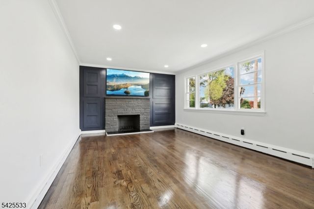 8 Oak St, Netcong Boro, NJ 07857