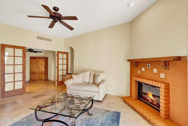 1216 E Camino Diestro, Oro Valley, AZ 85704