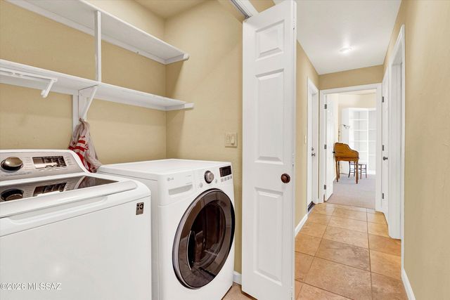 1216 E Camino Diestro, Oro Valley, AZ 85704