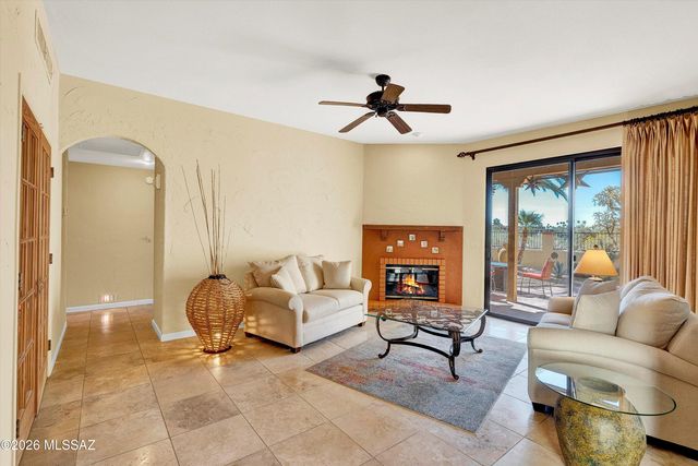 1216 E Camino Diestro, Oro Valley, AZ 85704