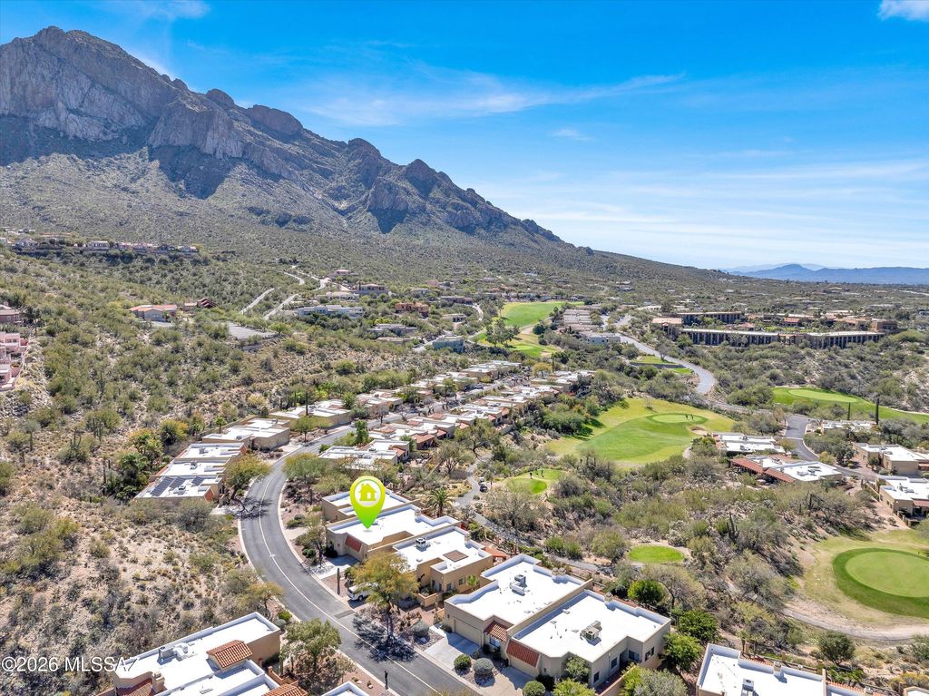 Image 2 of property listing at 1216 E Camino Diestro, Oro Valley, AZ 85704