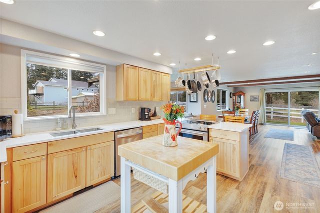 34810 257th Avenue SE, Black Diamond, WA 98010