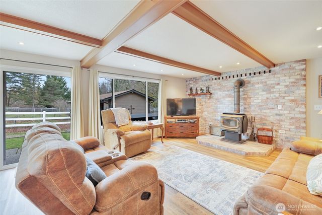 34810 257th Avenue SE, Black Diamond, WA 98010