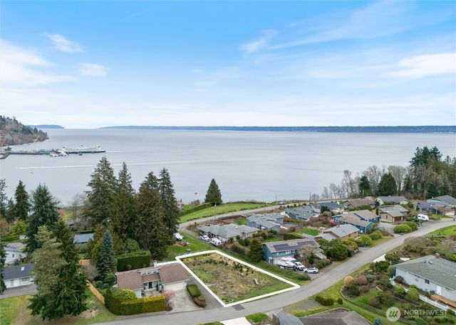 24700 Taree Boulevard NE, Kingston, WA 98346