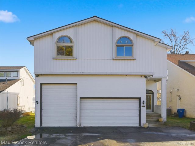 3717 Lake Front Street, Waterford Charter Township, MI 48328