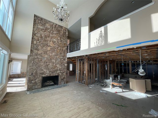 3717 Lake Front Street, Waterford Charter Township, MI 48328