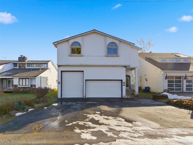 3717 Lake Front Street, Waterford Charter Township, MI 48328