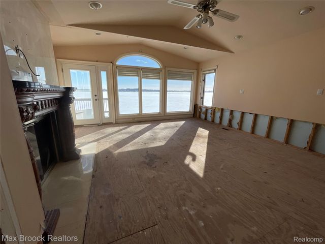 3717 Lake Front Street, Waterford Charter Township, MI 48328