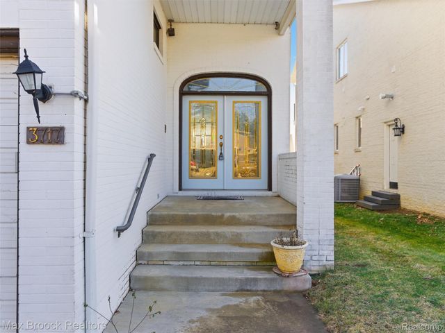 3717 Lake Front Street, Waterford Charter Township, MI 48328