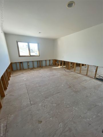 3717 Lake Front Street, Waterford Charter Township, MI 48328