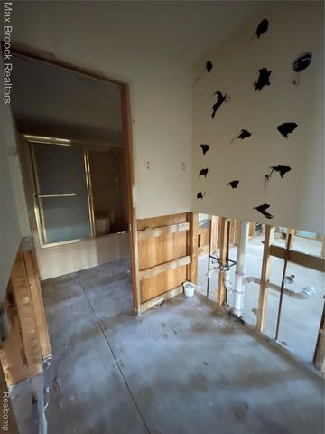 3717 Lake Front Street, Waterford Charter Township, MI 48328