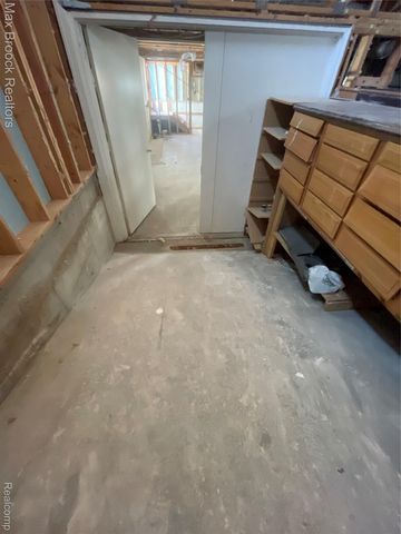 3717 Lake Front Street, Waterford Charter Township, MI 48328