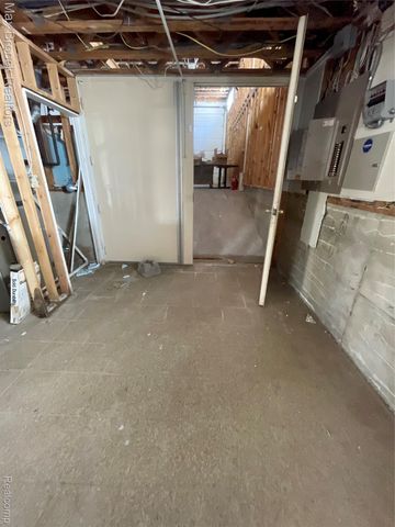 3717 Lake Front Street, Waterford Charter Township, MI 48328