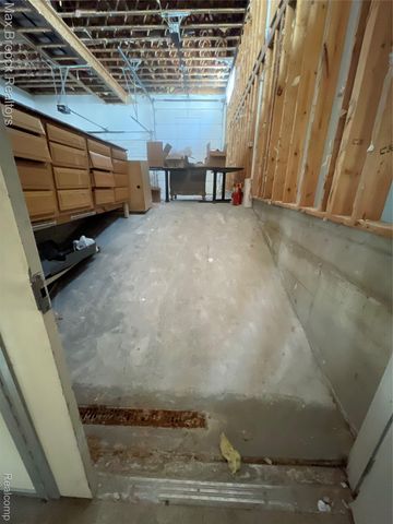 3717 Lake Front Street, Waterford Charter Township, MI 48328