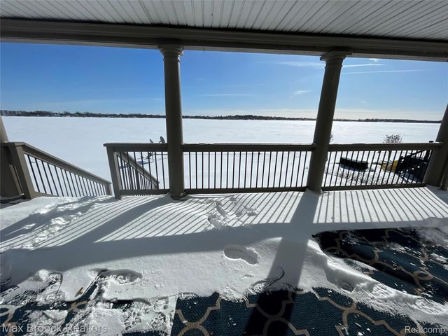 3717 Lake Front Street, Waterford Charter Township, MI 48328