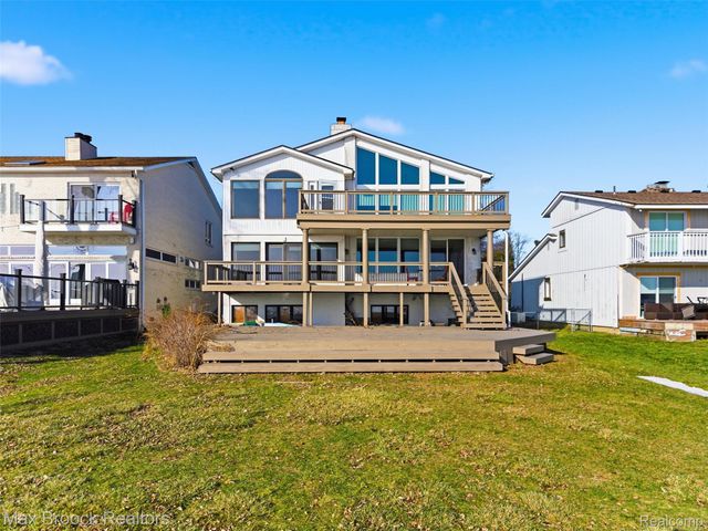 3717 Lake Front Street, Waterford Charter Township, MI 48328