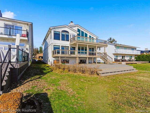 3717 Lake Front Street, Waterford Charter Township, MI 48328