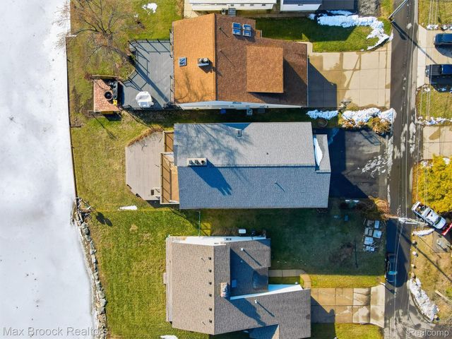 3717 Lake Front Street, Waterford Charter Township, MI 48328