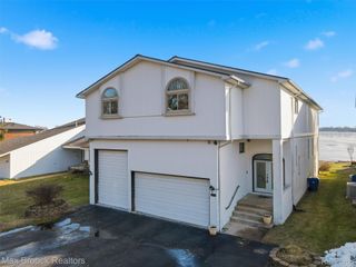 3717 Lake Front Street, Waterford Charter Township, MI 48328