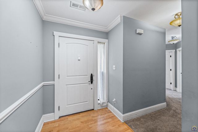 7102 SW Greenview DR, Topeka, KS 66619