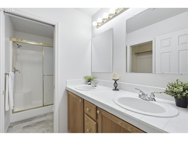 6480 Nw SHELSAM Ter, Portland, OR 97229