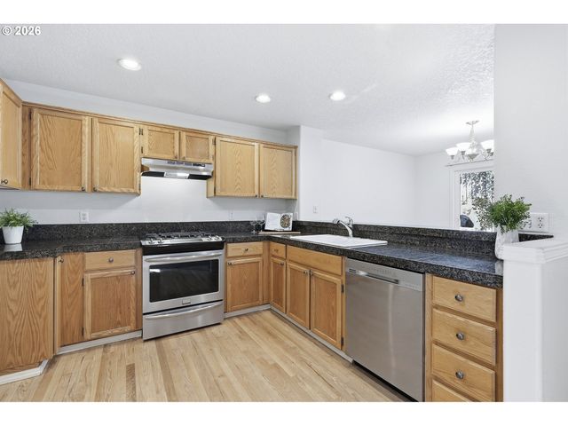 6480 Nw SHELSAM Ter, Portland, OR 97229
