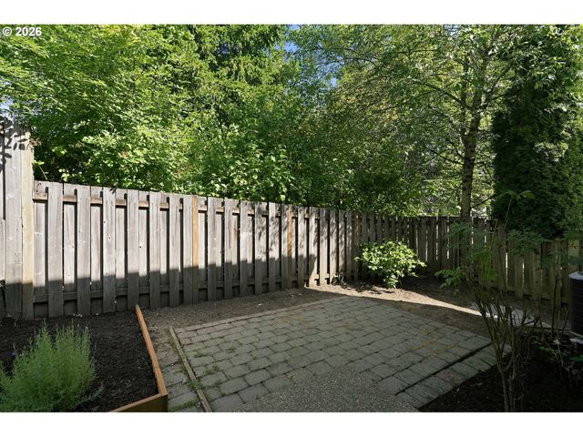 6480 Nw SHELSAM Ter, Portland, OR 97229