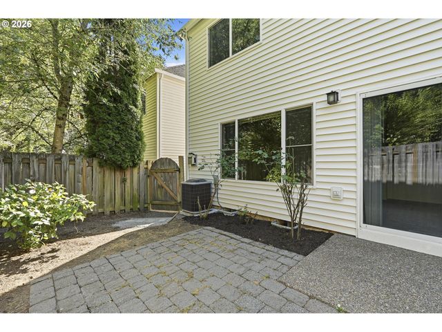 6480 Nw SHELSAM Ter, Portland, OR 97229
