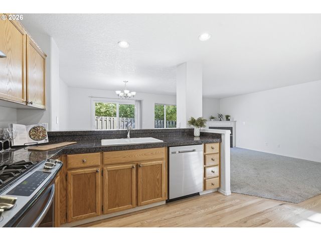 6480 Nw SHELSAM Ter, Portland, OR 97229