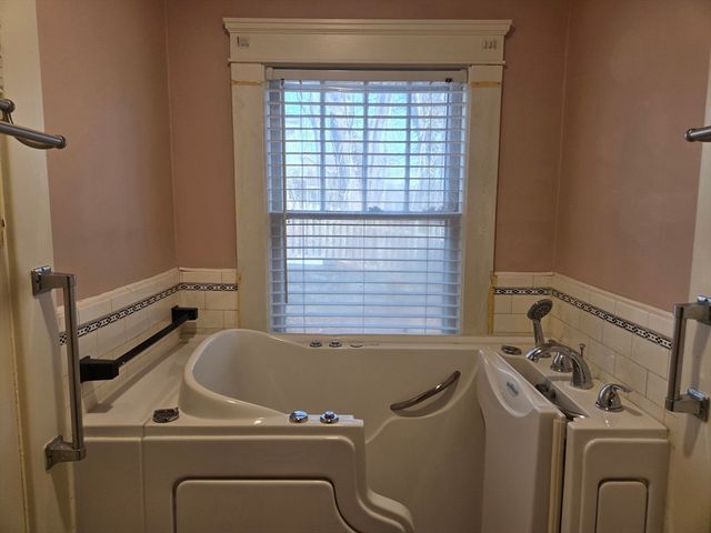 7 Canal St, Millbury, MA 01527