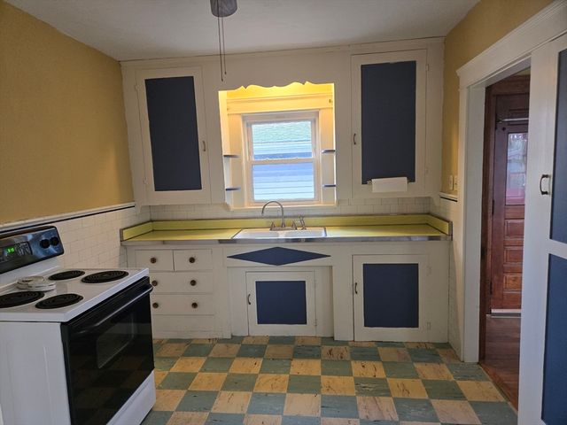 7 Canal St, Millbury, MA 01527