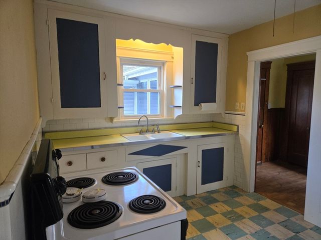 7 Canal St, Millbury, MA 01527