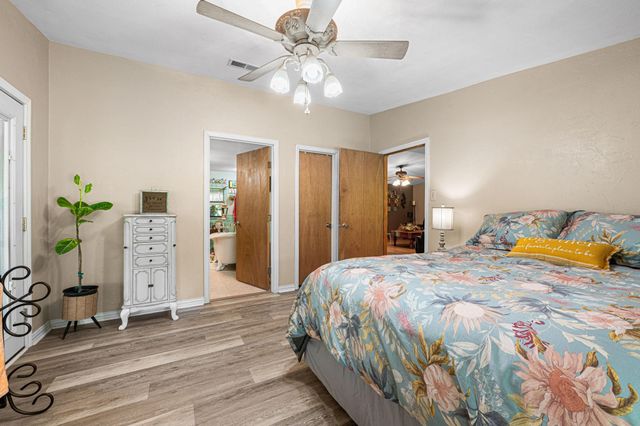 203 Chipmunk Trail, Shepherd, TX 77371