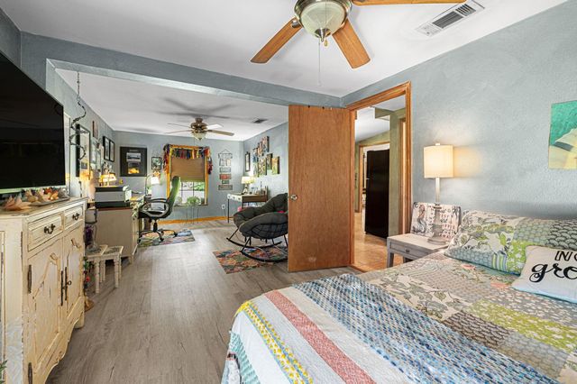 203 Chipmunk Trail, Shepherd, TX 77371