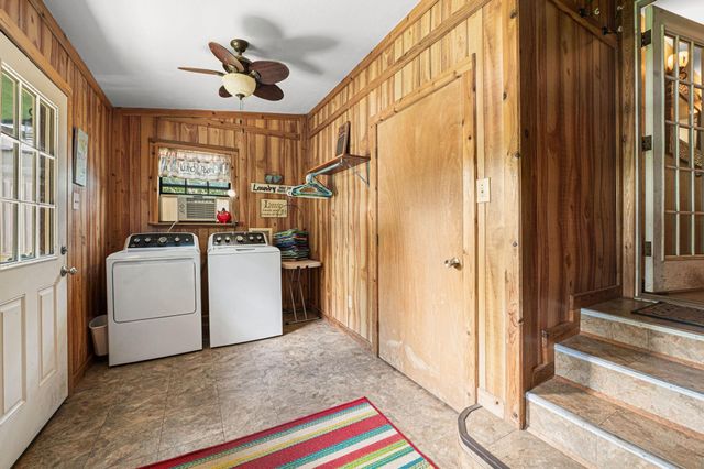 203 Chipmunk Trail, Shepherd, TX 77371