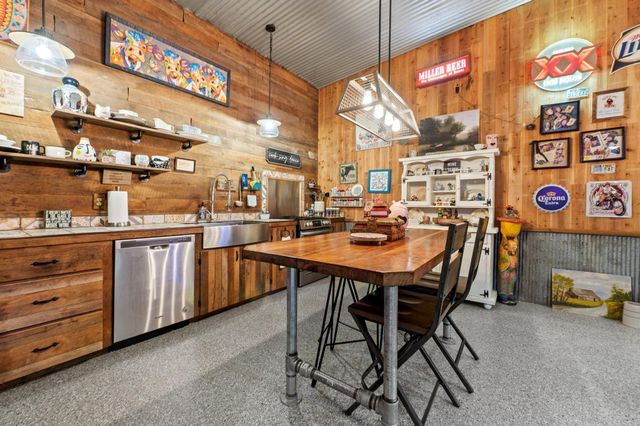 203 Chipmunk Trail, Shepherd, TX 77371