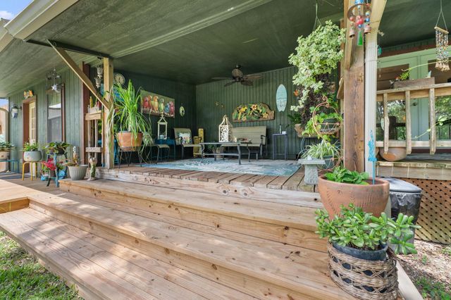 203 Chipmunk Trail, Shepherd, TX 77371