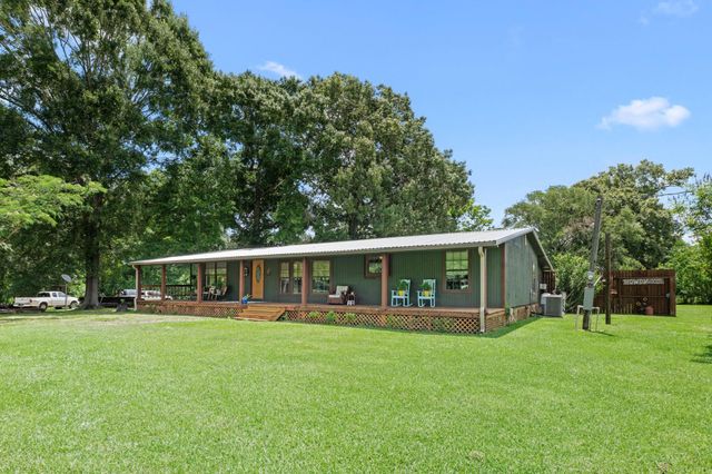 203 Chipmunk Trail, Shepherd, TX 77371