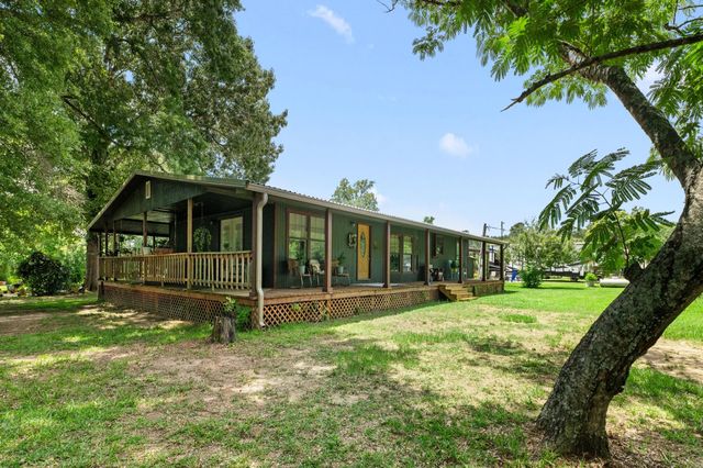203 Chipmunk Trail, Shepherd, TX 77371