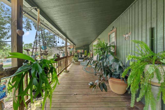 203 Chipmunk Trail, Shepherd, TX 77371
