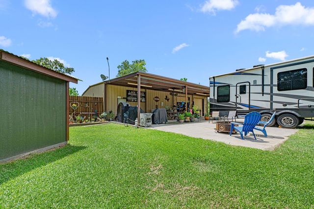 203 Chipmunk Trail, Shepherd, TX 77371