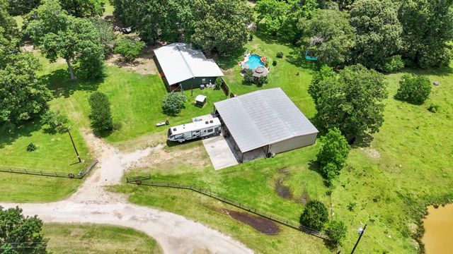 203 Chipmunk Trail, Shepherd, TX 77371