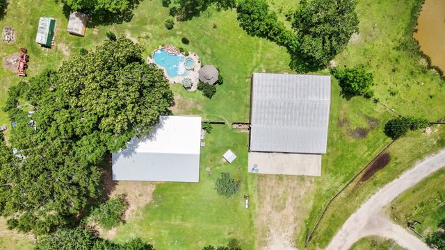 203 Chipmunk Trail, Shepherd, TX 77371